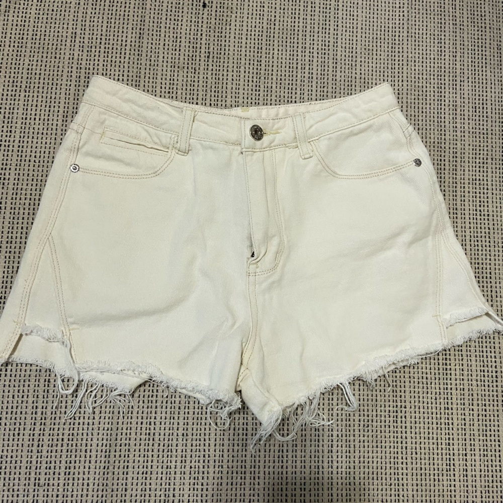 cream jean shorts